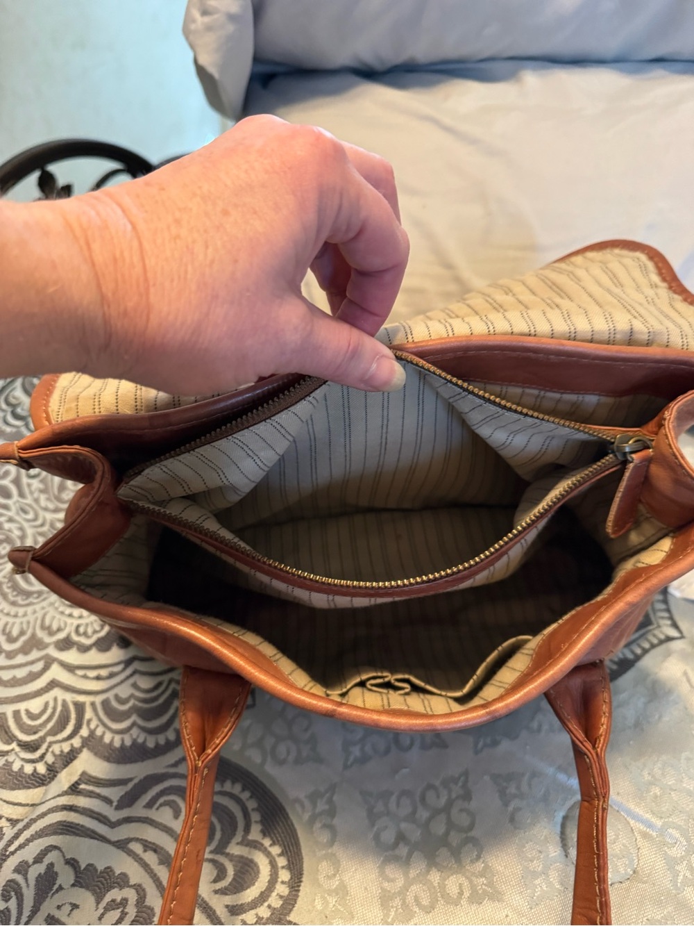 Vintage Frye Campus Leather Satchel/Handbag in Camel Brown - Picture 12 of 15